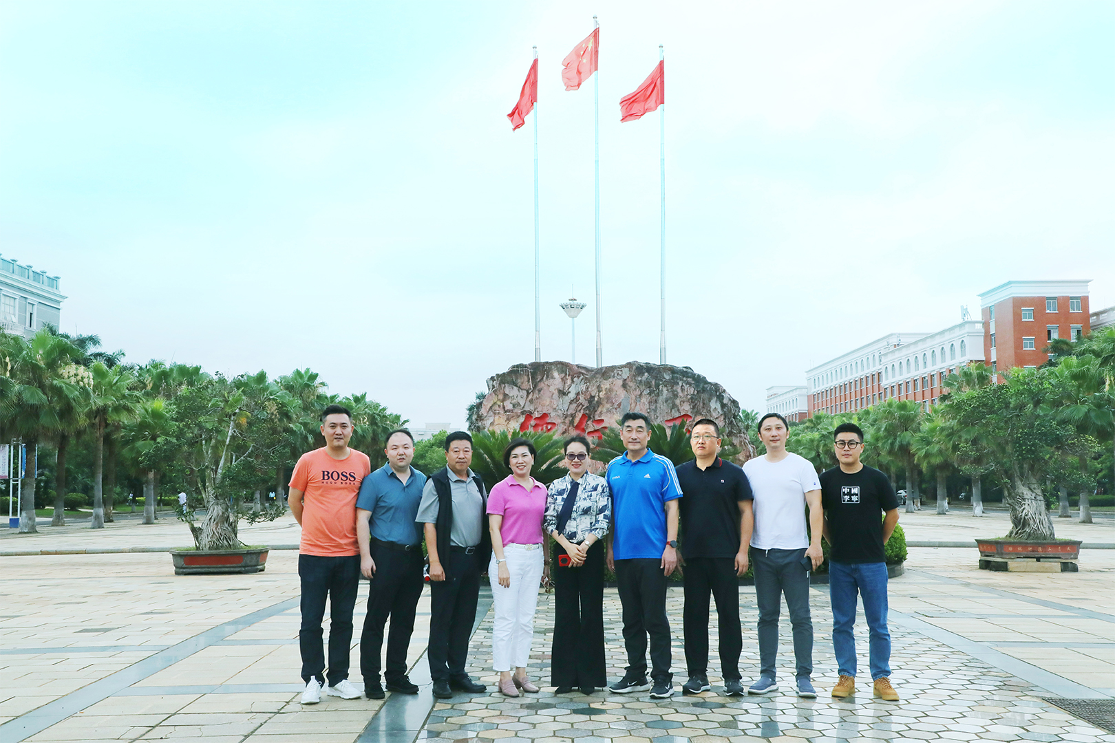 海南省旅游和文化广电体育厅领导莅临昆仑公司参观考察